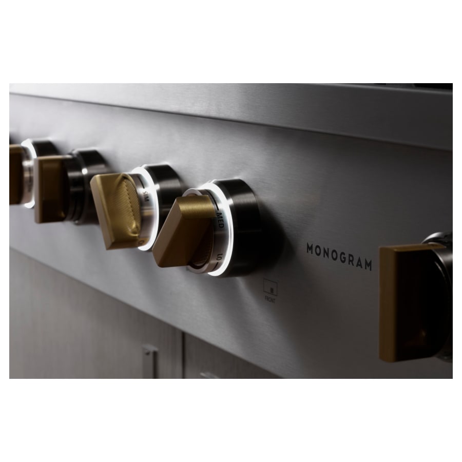 Dacor Transitional 36 Inch Wide 5.9 Cu. Ft. Slide In Gas Range with Three-Part Convection - Cookingdom